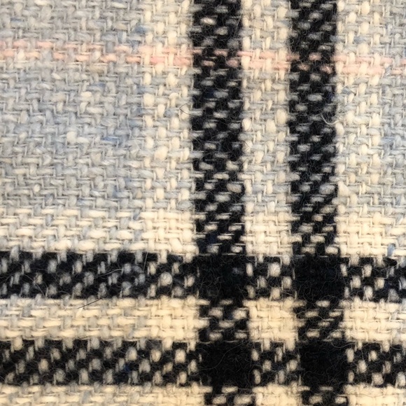 Burberry wool check happy fringe scarf - Picture 5 of 5